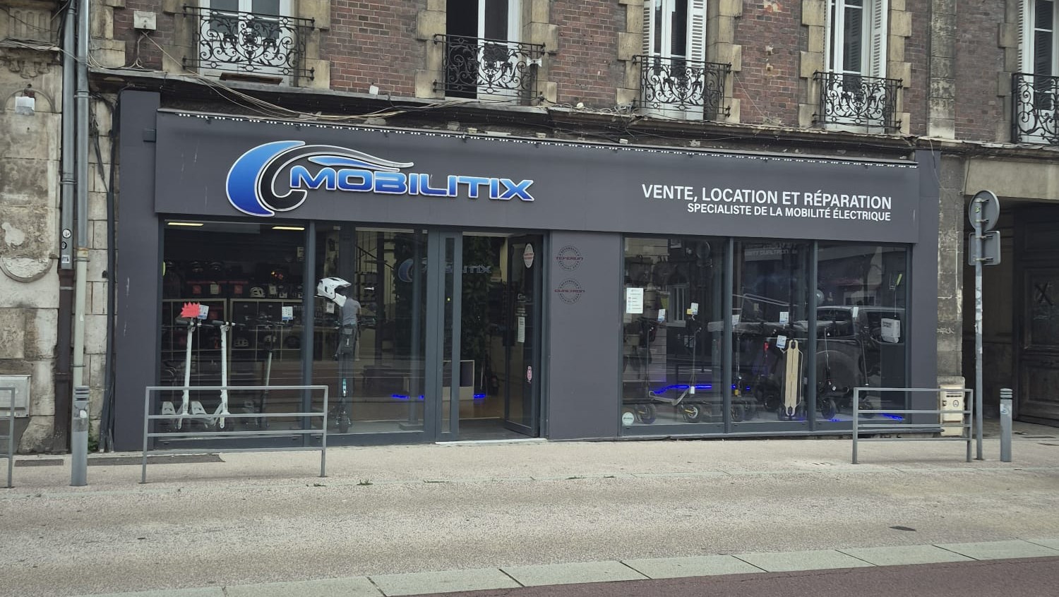 Photo de l'extérieur du magasin de trottinettes de Rouen