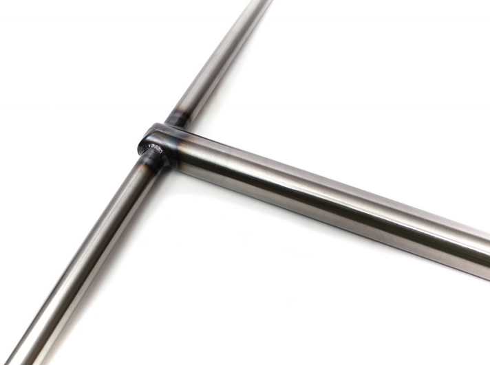 [10000540] Barre ANALOG Genesis T-Bar V2 - 700mm (Brut)